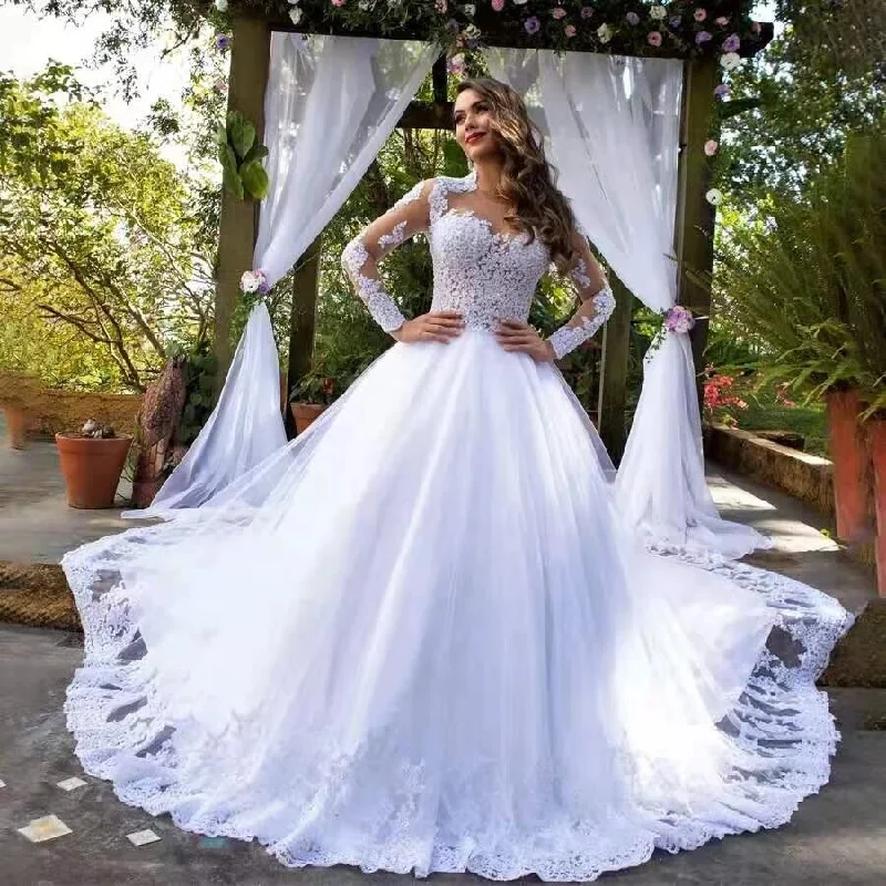 Women's Resort Attire Style Upgrade Ball Gown Vintage Wedding Dresses with Sleeves Appliques Crystals Long Train