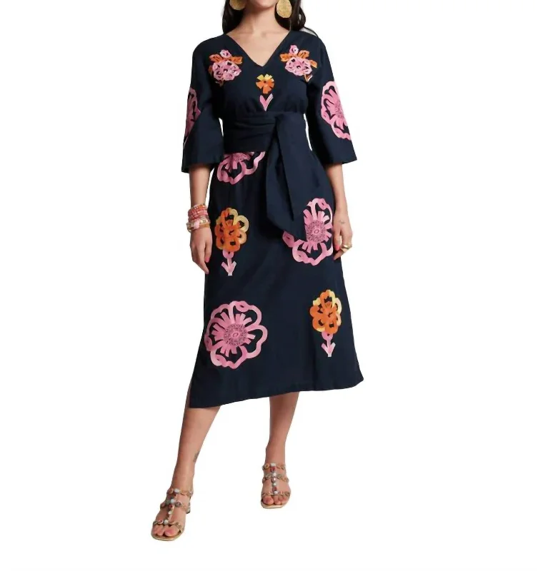 Casual Apparel For Women Stylish Savings Emi Midi Dress In Graphic Gerbera