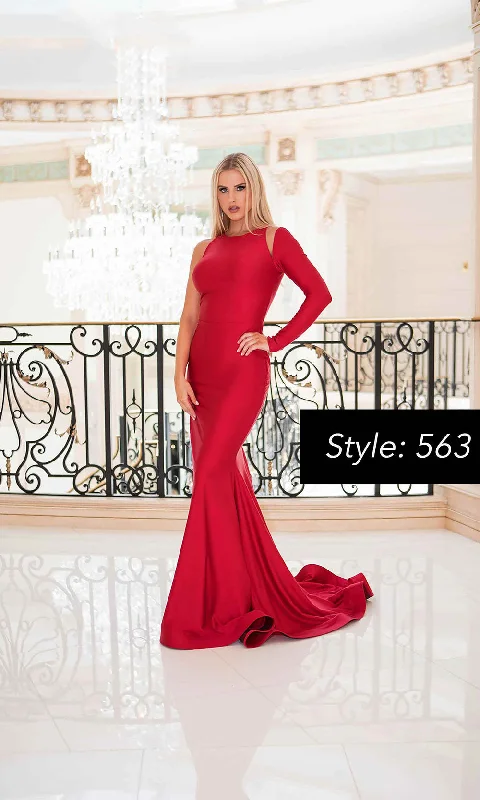 Women's Holiday Clothes Score Big On Glamorous Red - Carpet Styles Jessica Angel 563