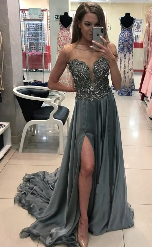 Women's Layered Outfit Chic Styles Chic Sheer Neck Gray Prom Dresses Sleeveless Beaded Chiffon Sweep Train Split Evening Dress Party Gowns   cg12272