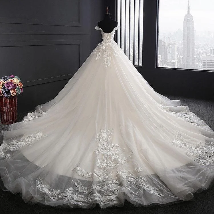 Women's High-Fashion Attire Fashion-Forward Outfits Custom Made A Line Long Tulle Lace Ivory Wedding Dresses with Train