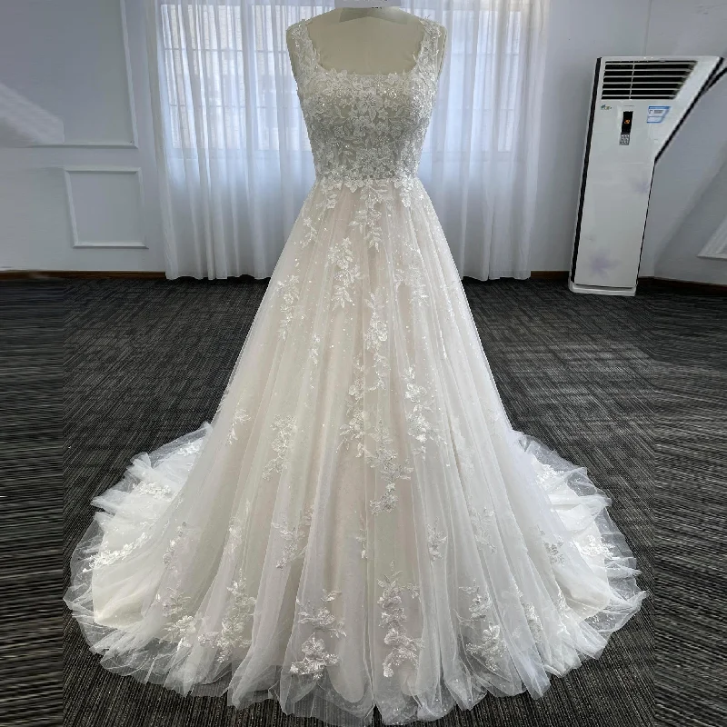 Casual Clothes For Women Wardrobe Upgrade Gorgeous Square Neckline Wedding Dresses with Tulle Lace